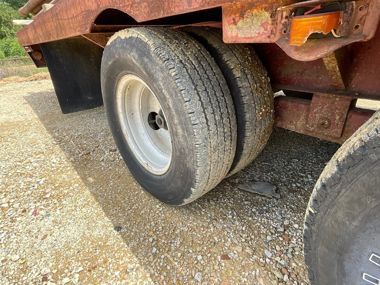 1985 Longneck Gooseneck Trailer