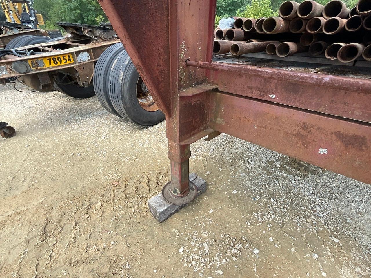 1985 Longneck Gooseneck Trailer