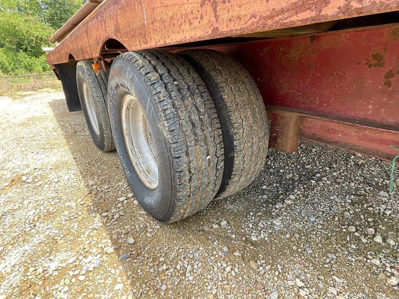 1985 Longneck Gooseneck Trailer