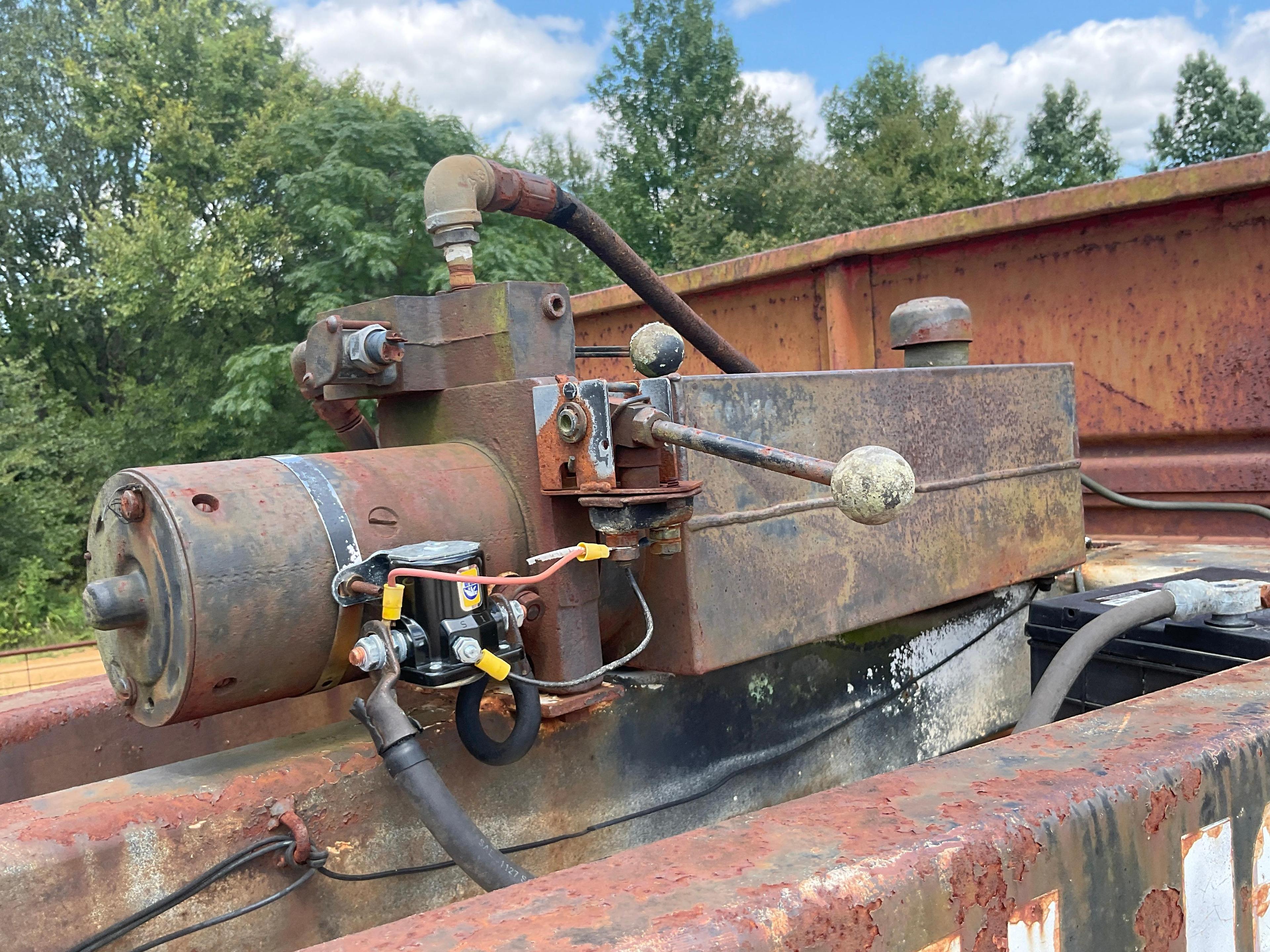 Donahue Gooseneck Dump Trailer