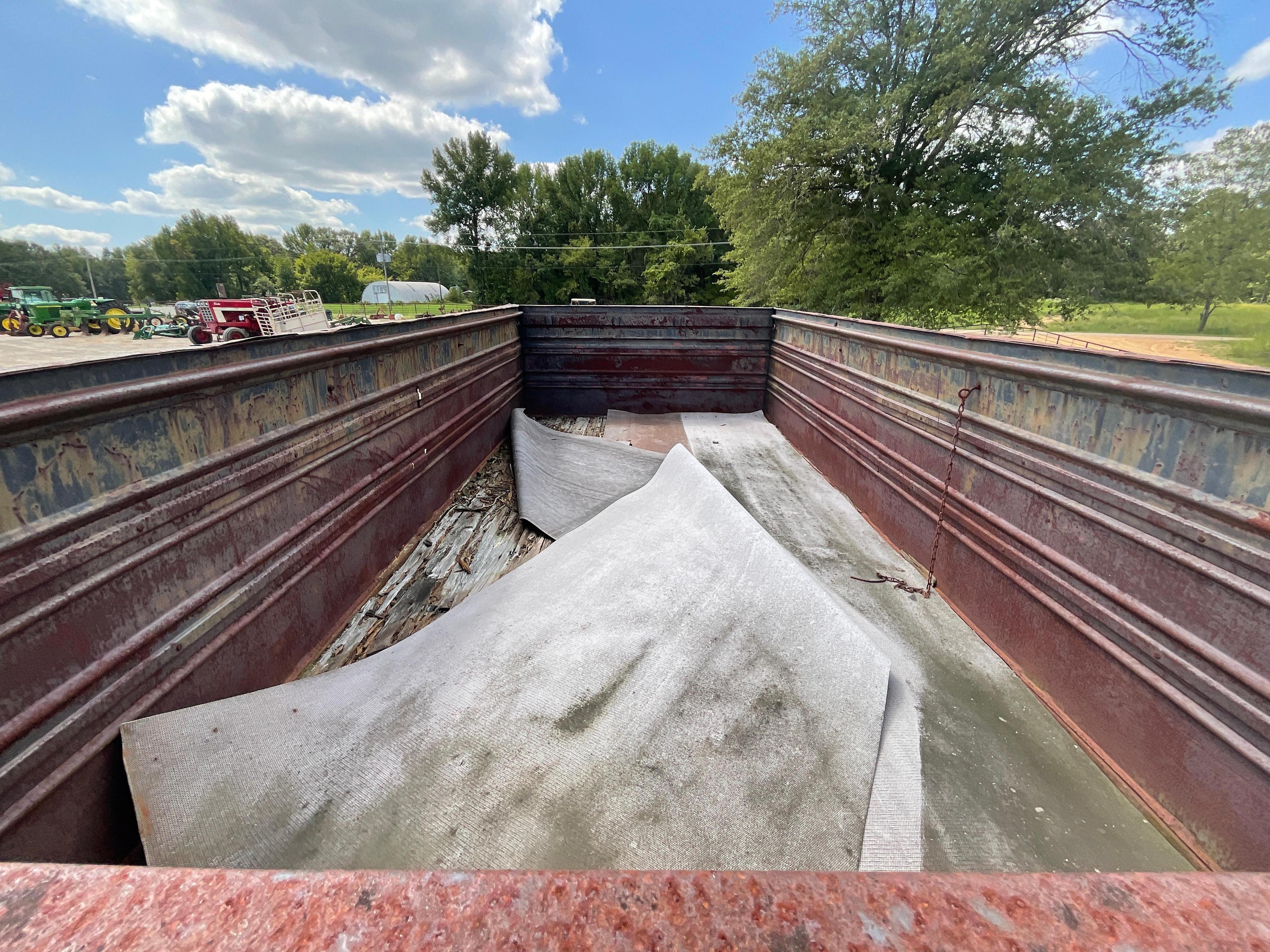 Donahue Gooseneck Dump Trailer