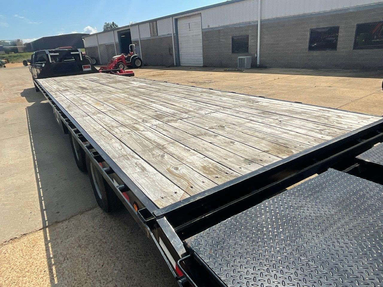 2020 Load Trail 40' Gooseneck Trailer