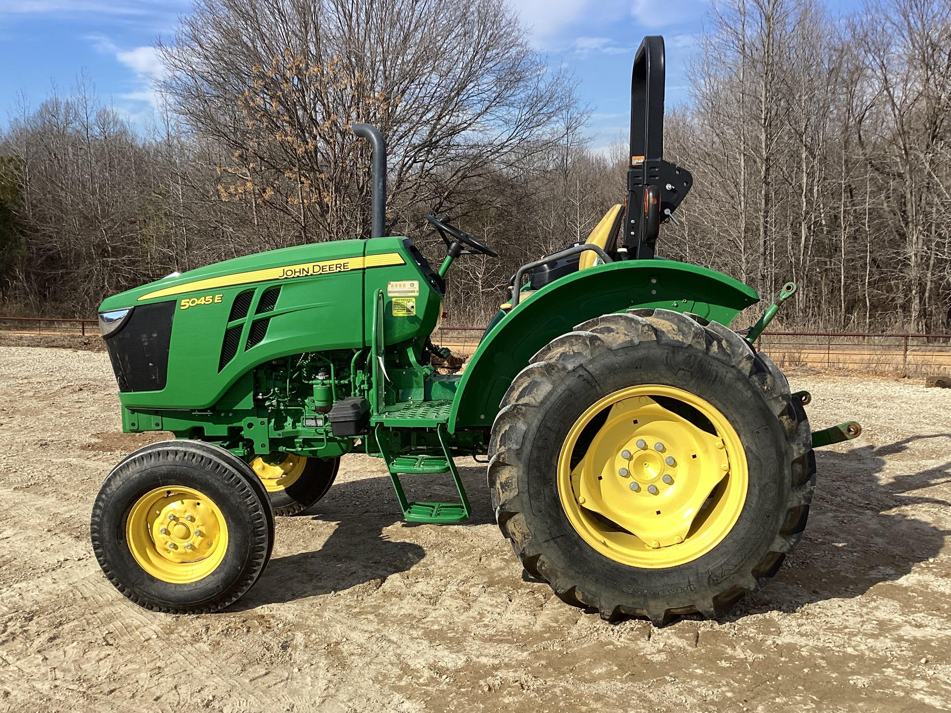 2019 John Deere 5045E Tractor 2WD