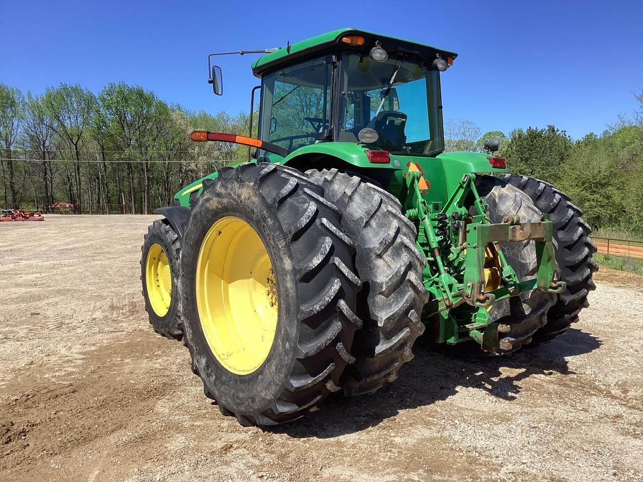 John Deere 8330 Tractor MFWD