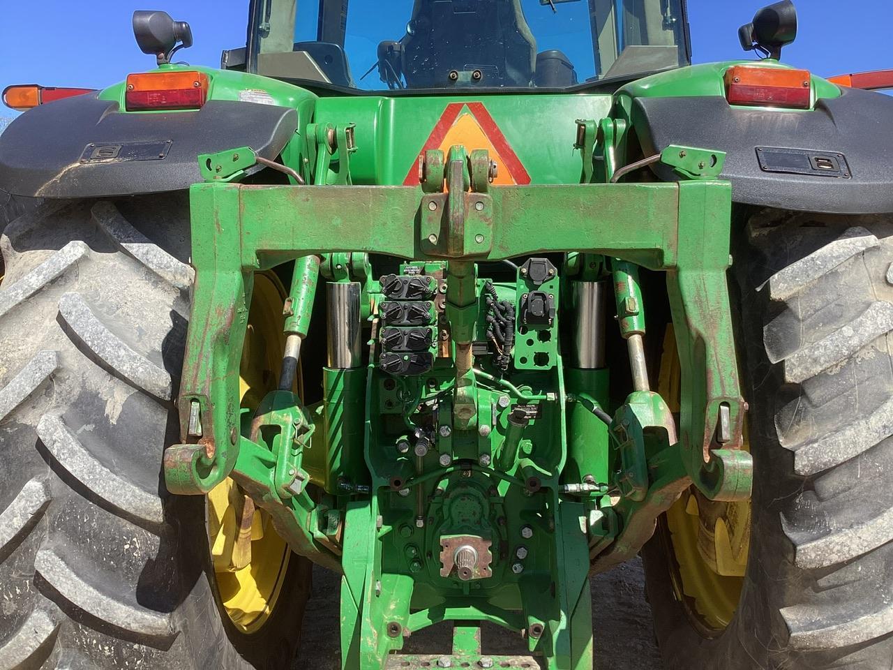 John Deere 8330 Tractor MFWD