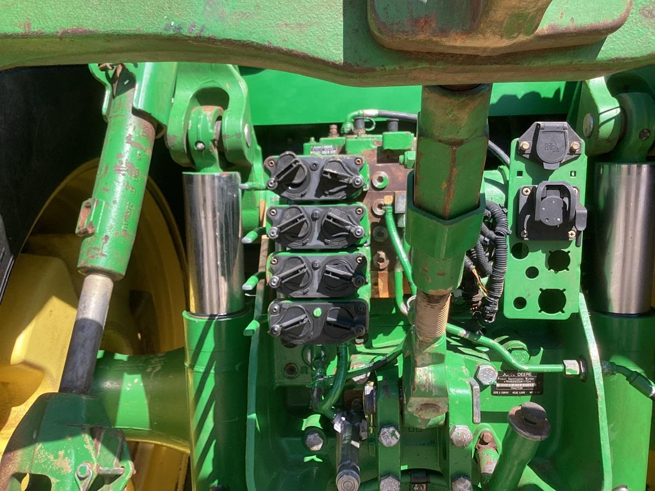 John Deere 8330 Tractor MFWD