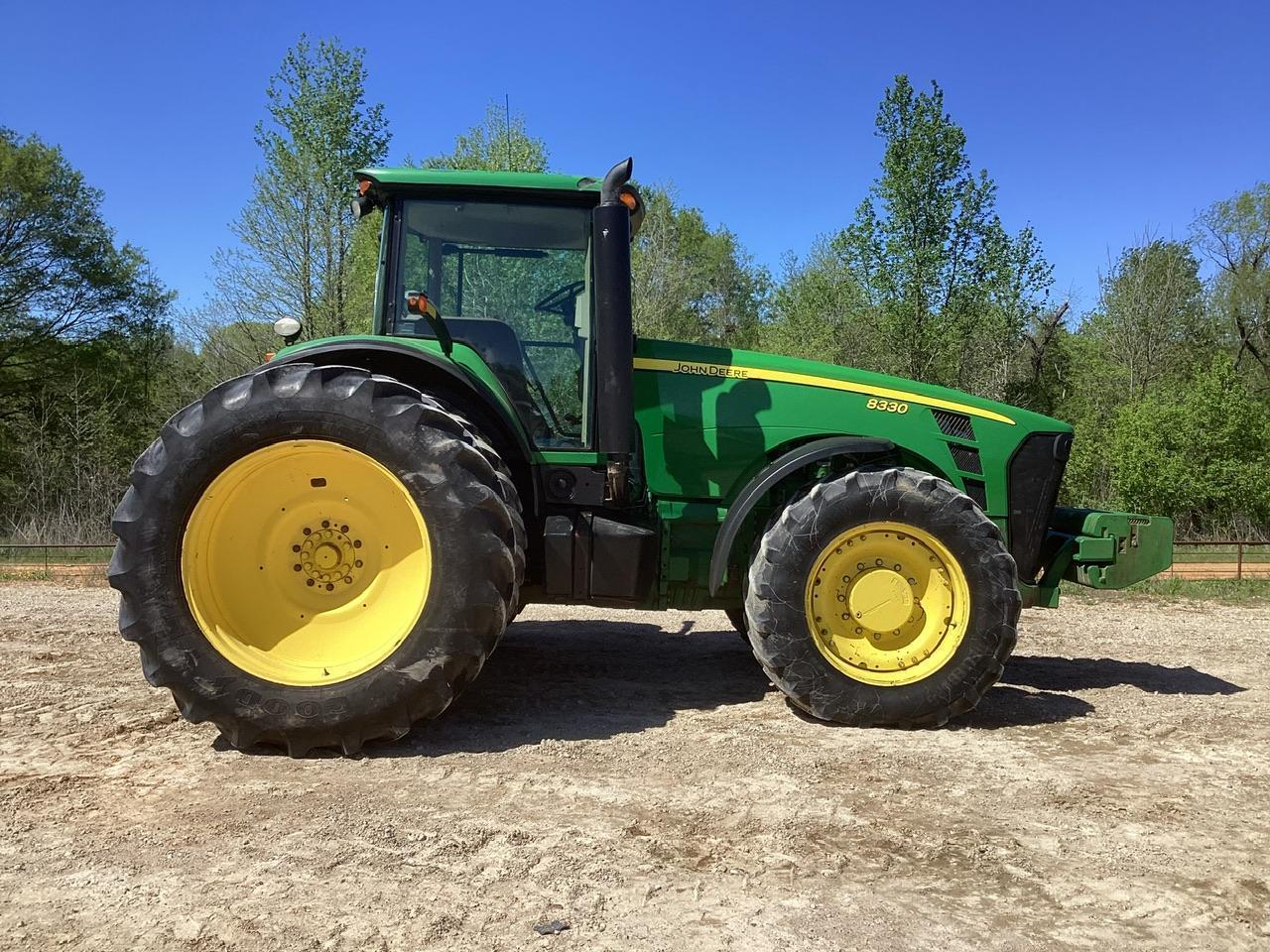 John Deere 8330 Tractor MFWD