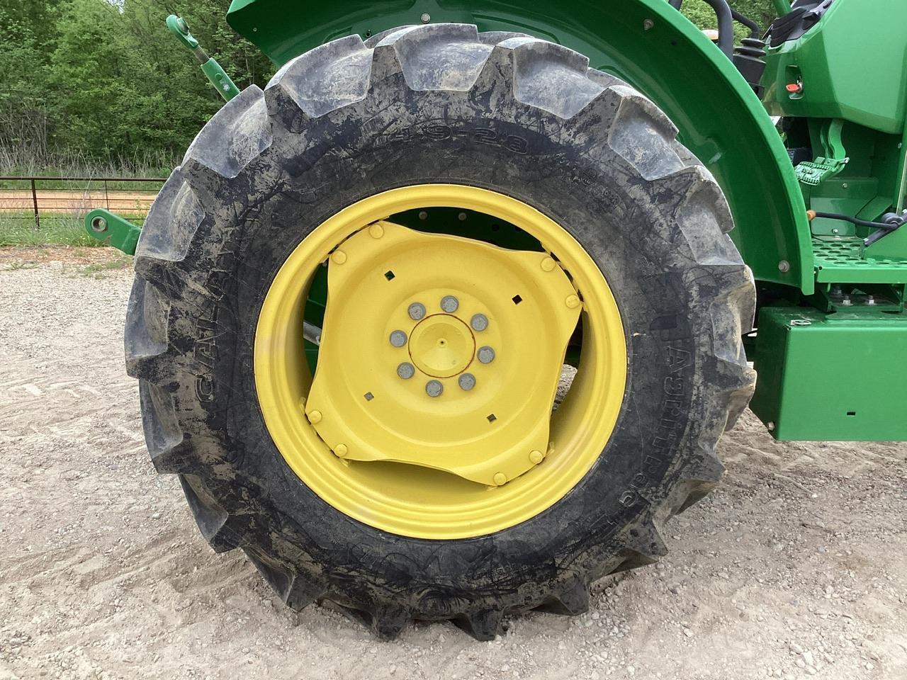 2021 John Deere 5055E Tractor MFWD Loader Ready