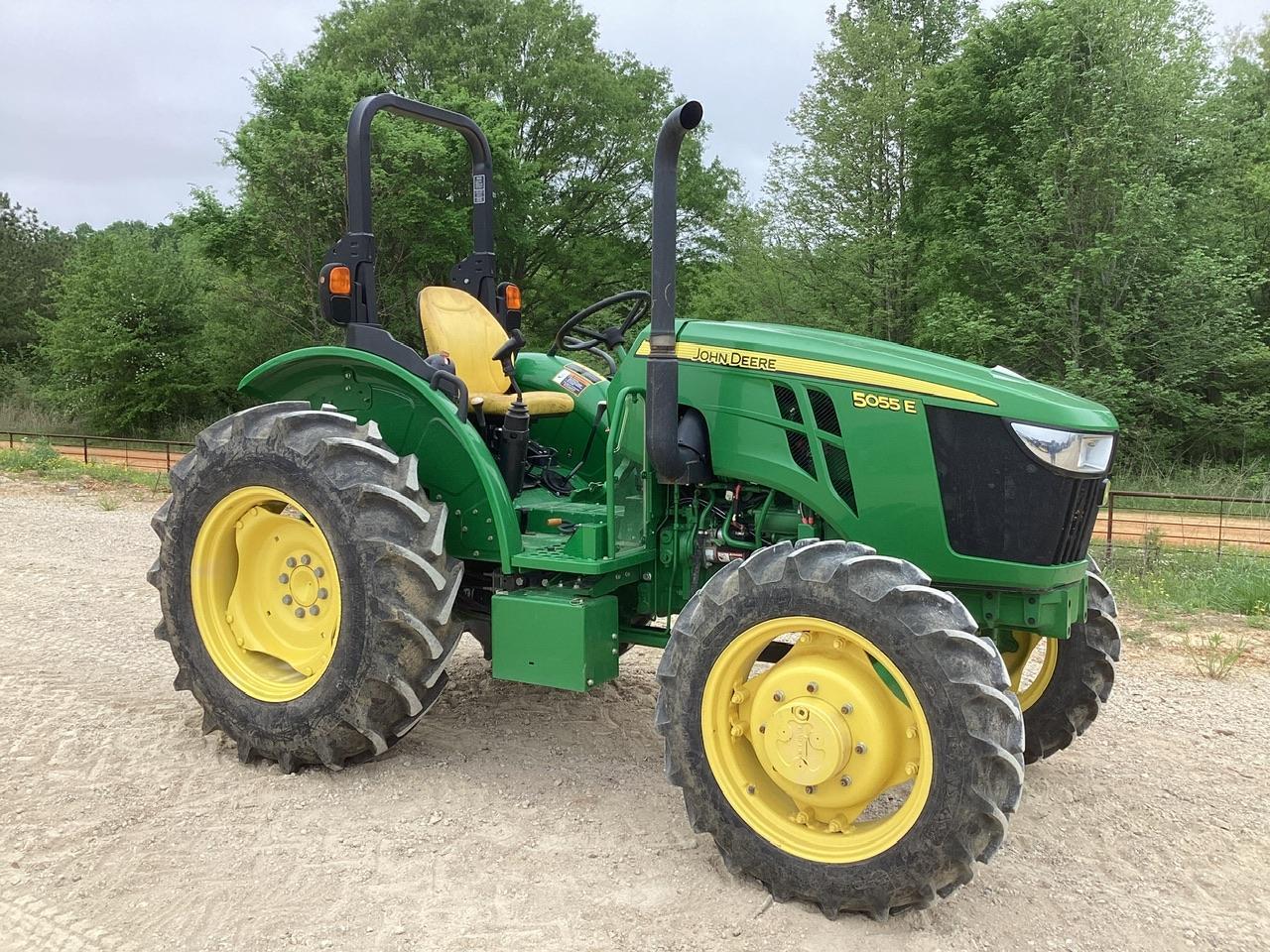 2021 John Deere 5055E Tractor MFWD Loader Ready