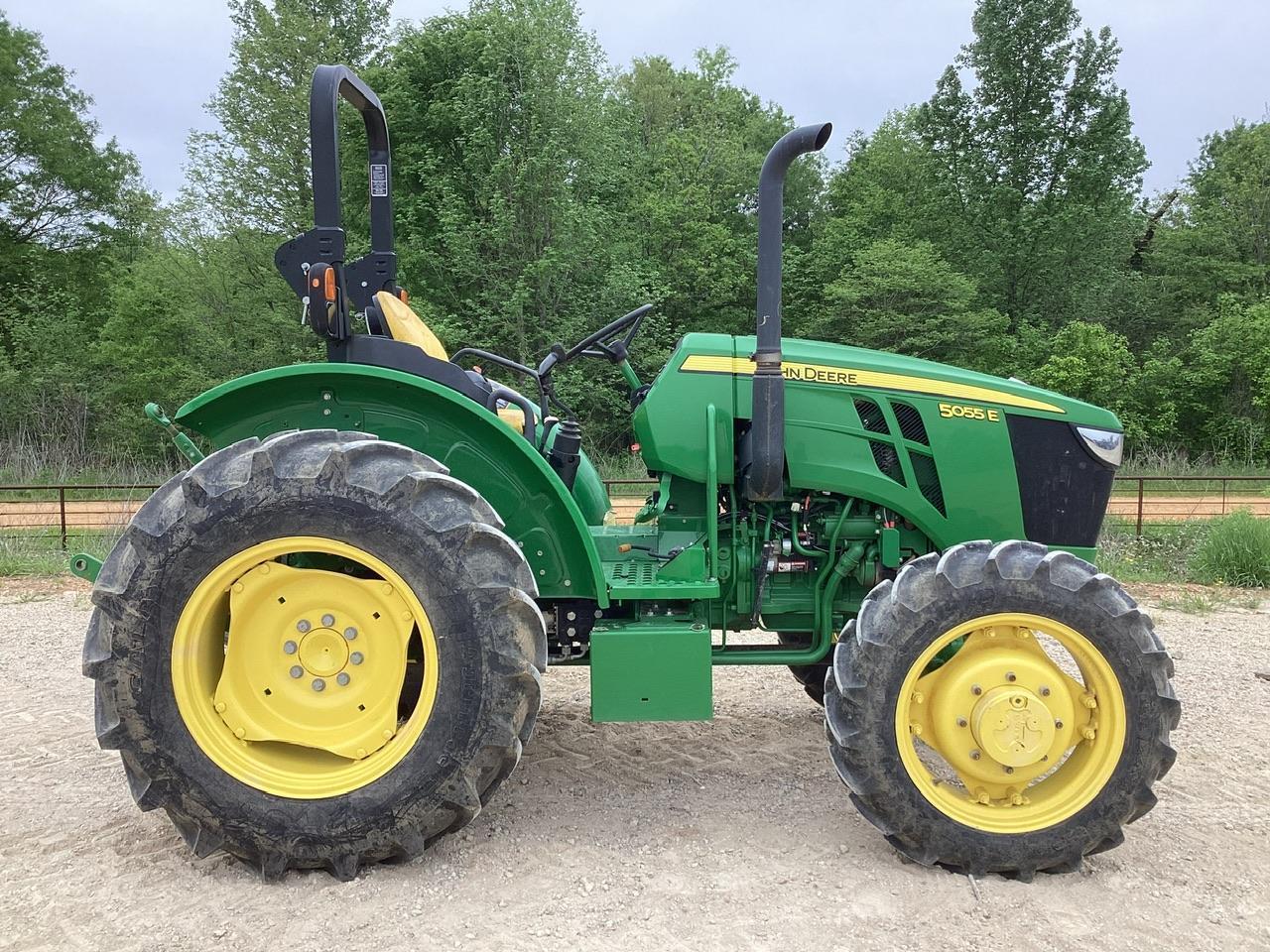 2021 John Deere 5055E Tractor MFWD Loader Ready