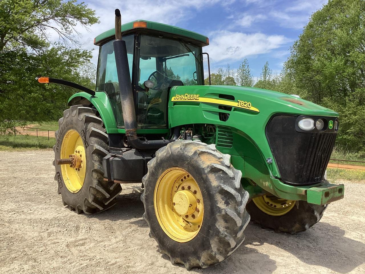 John Deere 7820 Tractor MFWD