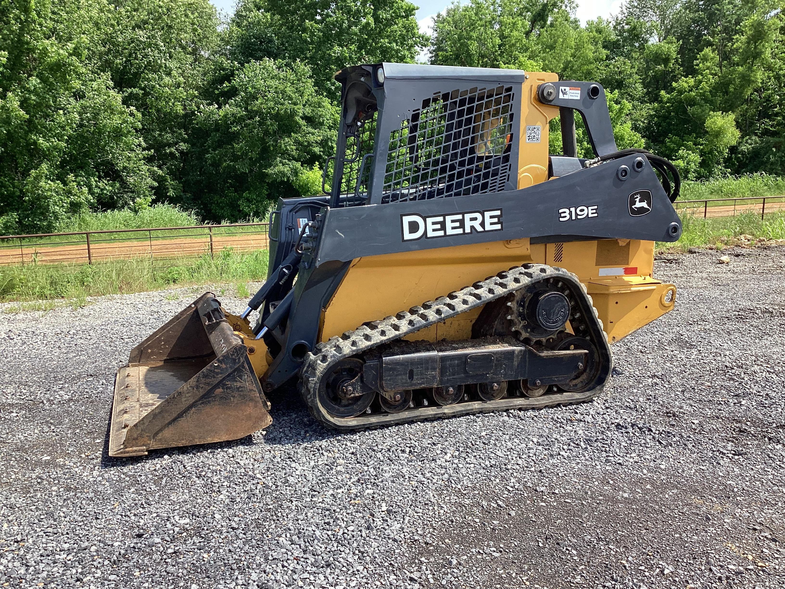 2015 Deere 319E Skid Steer