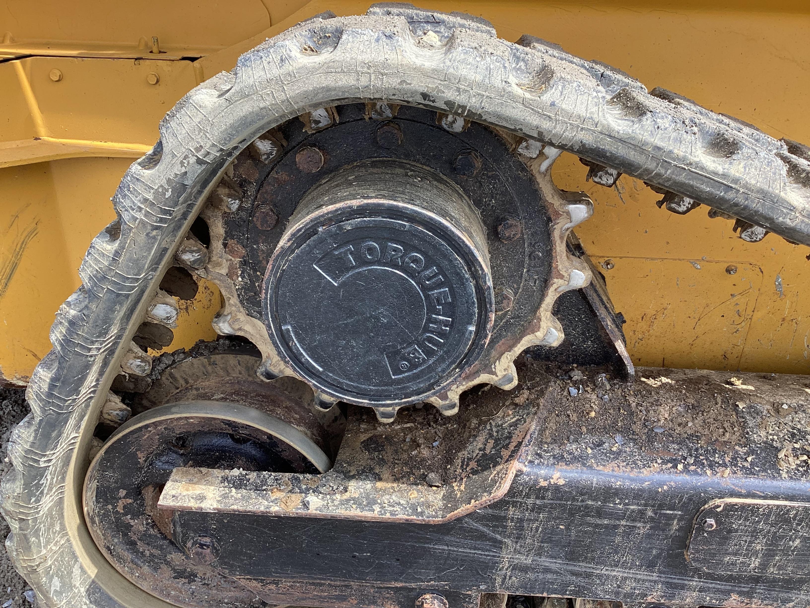 2015 Deere 319E Skid Steer