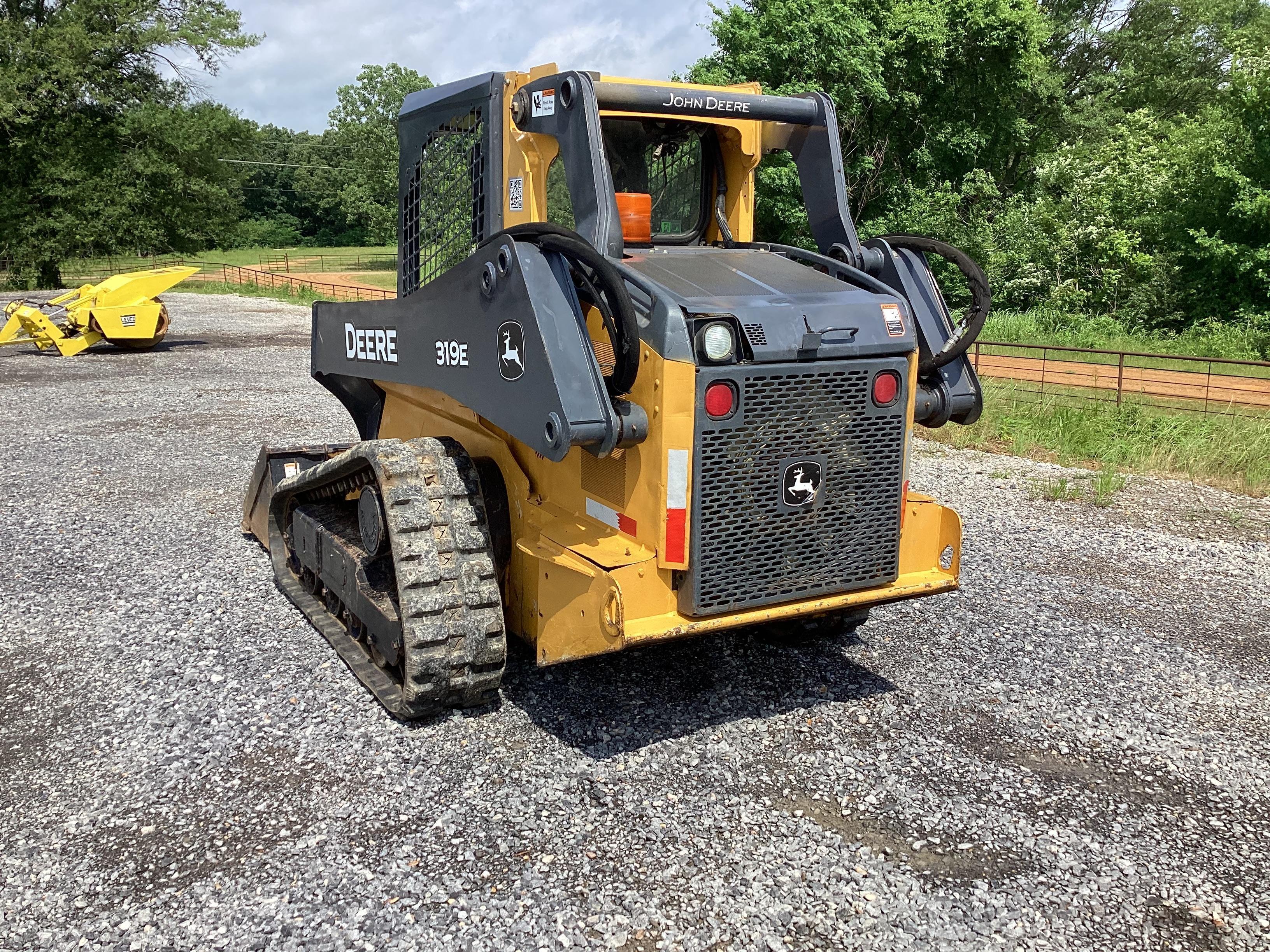 2015 Deere 319E Skid Steer
