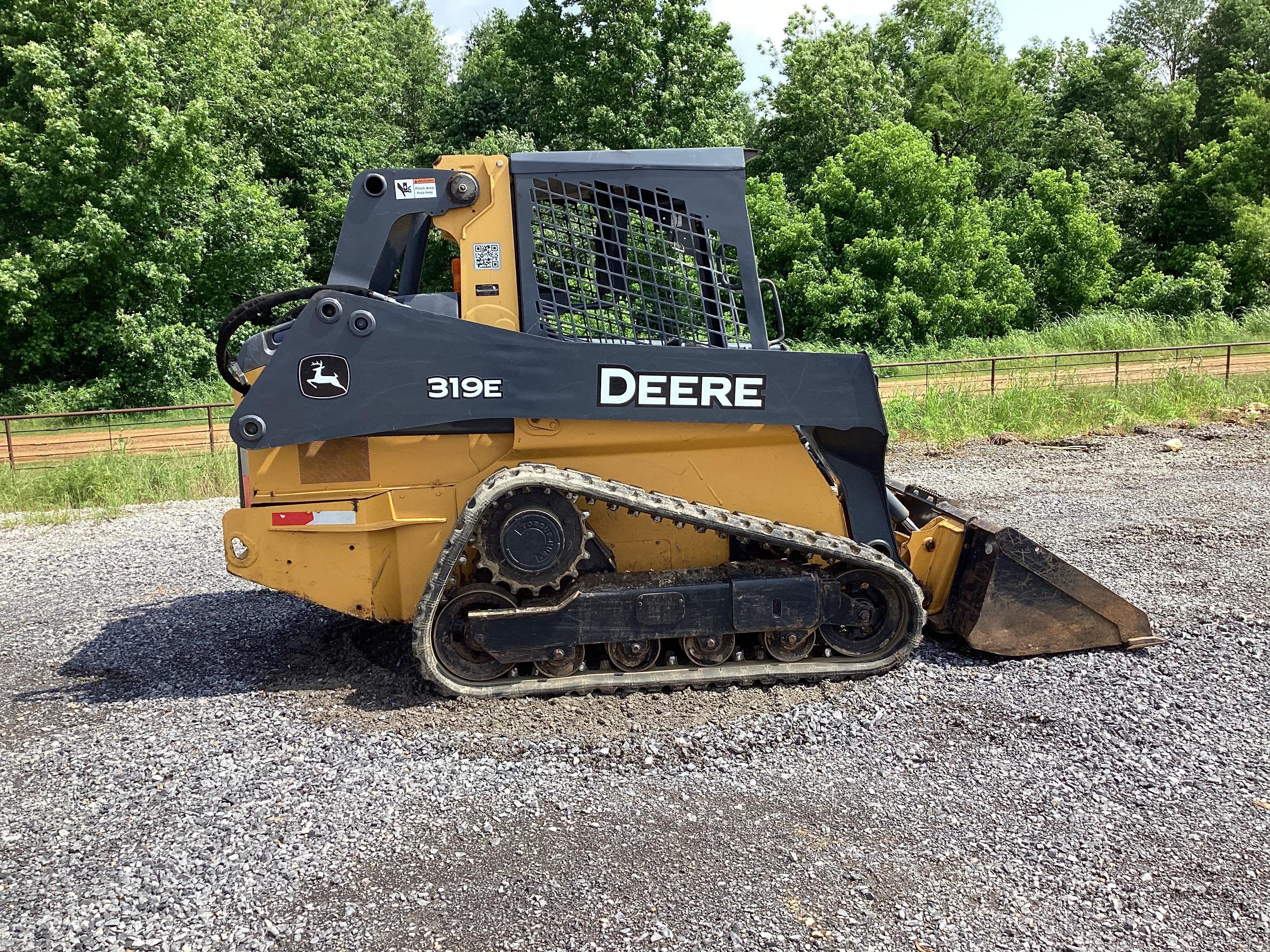 2015 Deere 319E Skid Steer