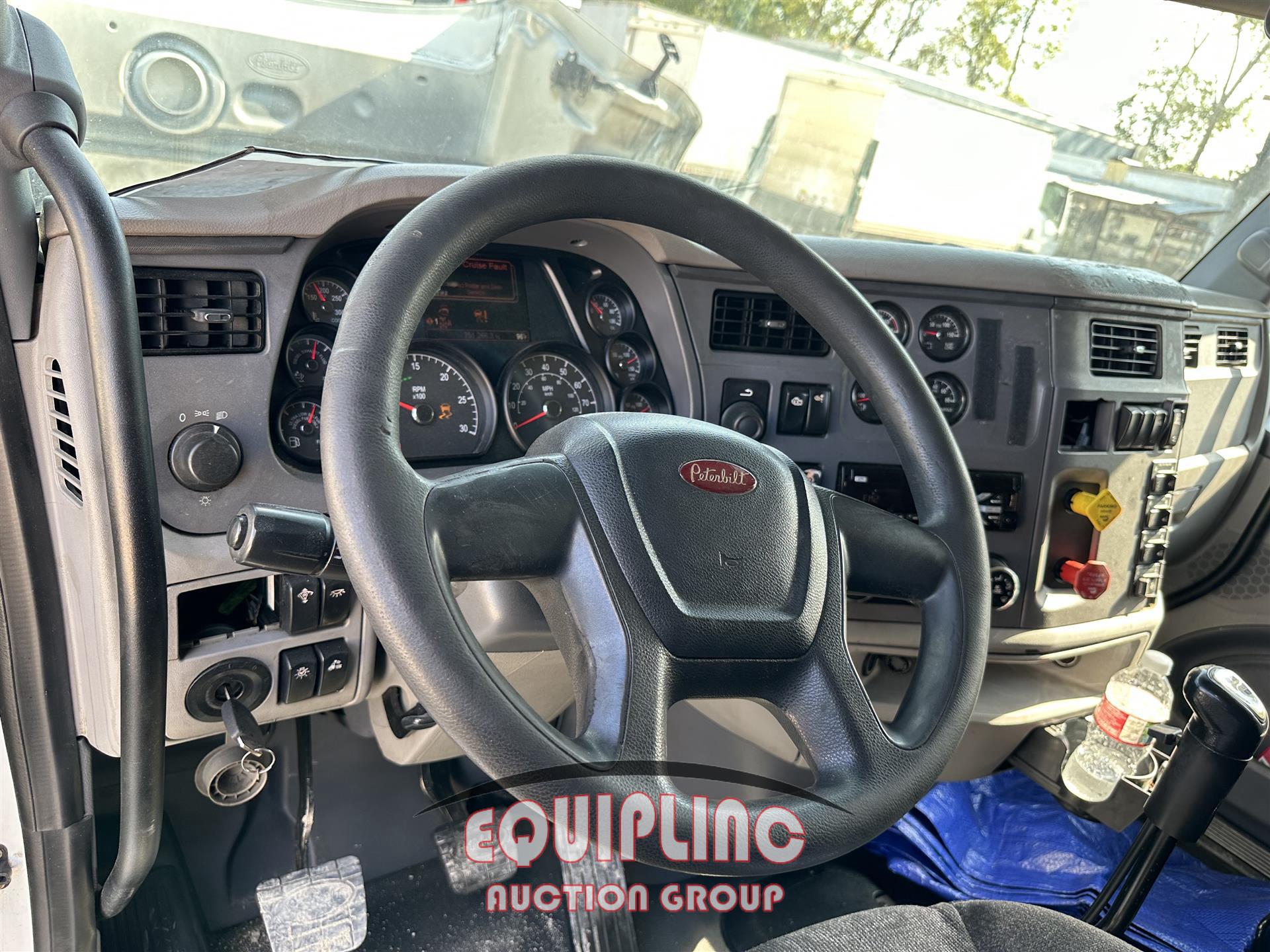 2017 Peterbilt 579