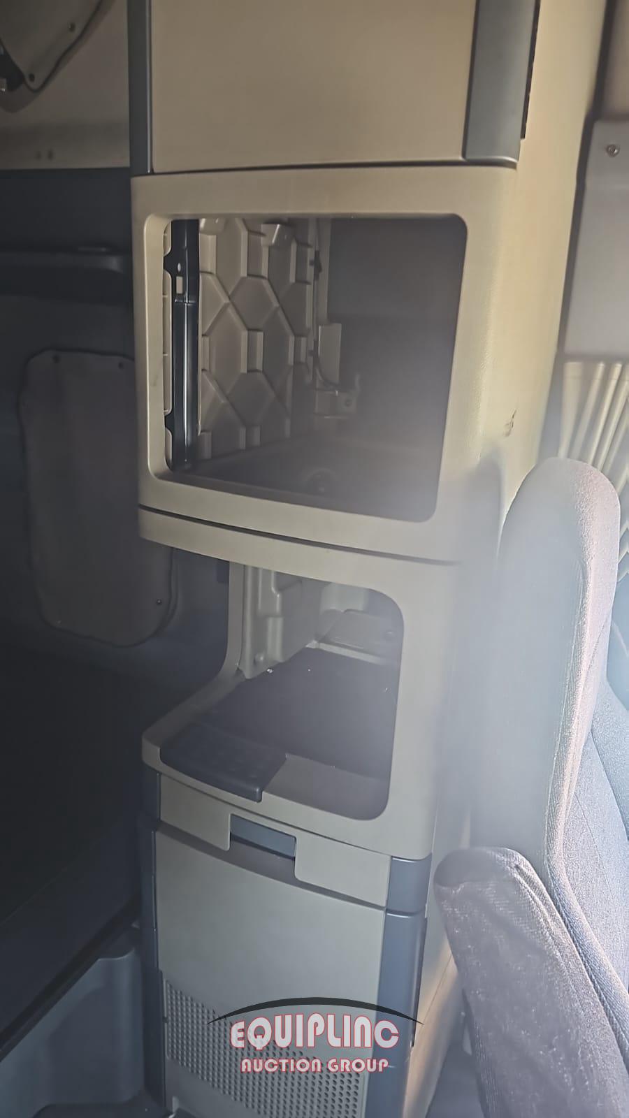2017 FREIGHTLINER CASCADIA