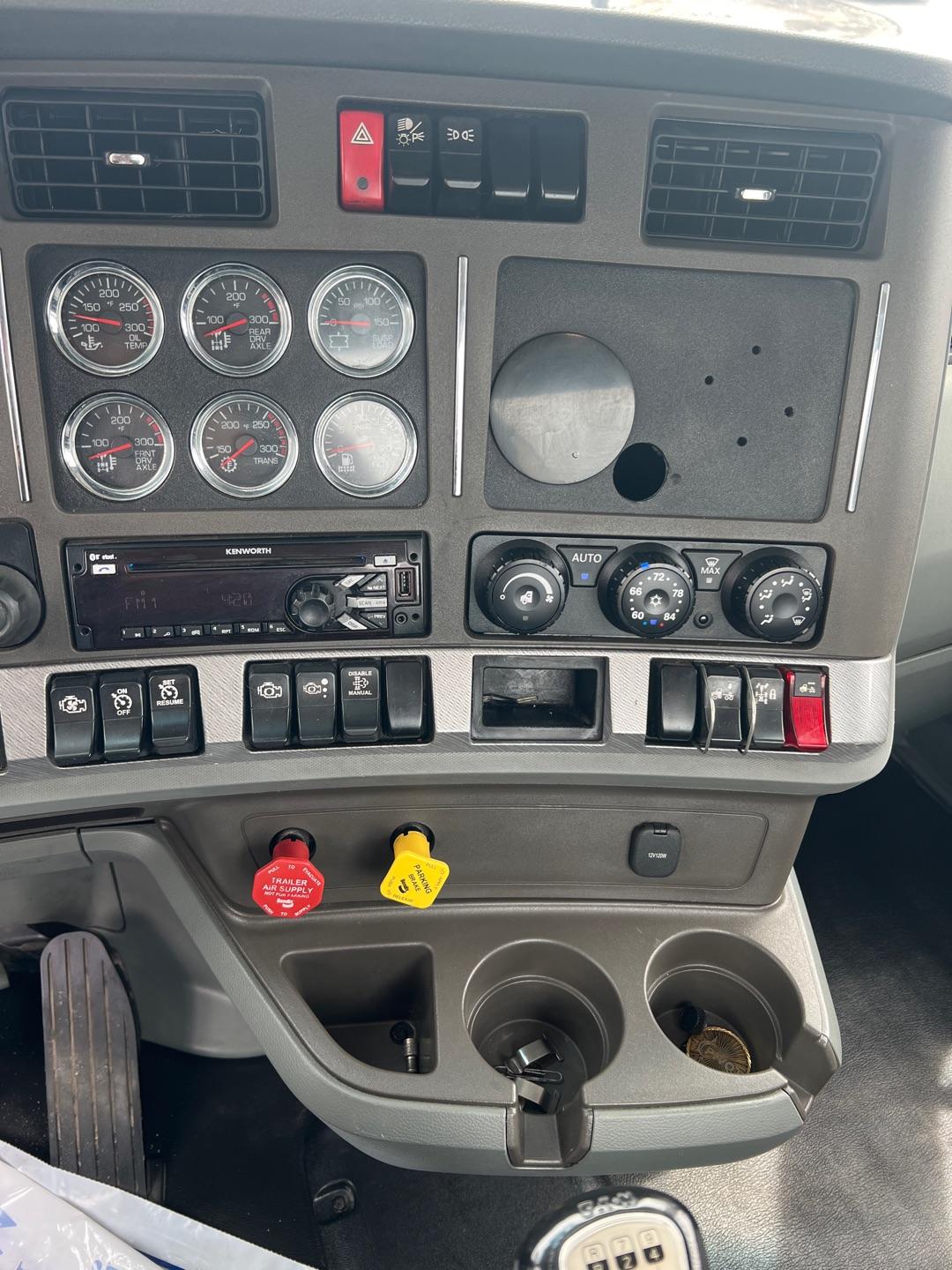 2018 KENWORTH T680 DAY CAB