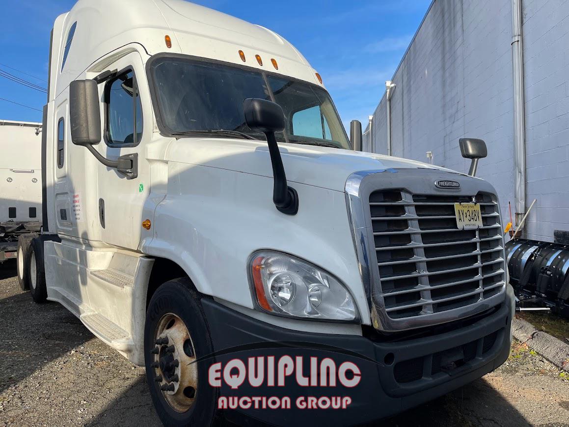 2016 FREIGHTLINER CASCADIA SLEEPER