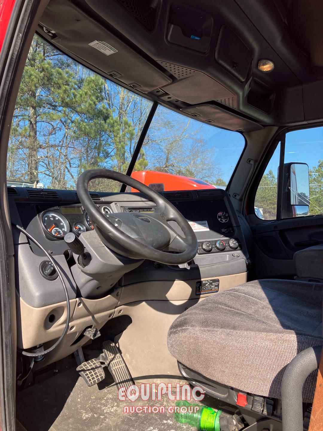 2016 FREIGHTLINER CASCADIA SLEEPER