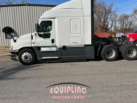 2016 FREIGHTLINER CASCADIA SLEEPER