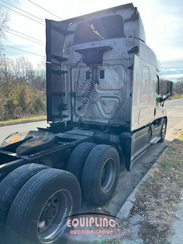 2016 FREIGHTLINER CASCADIA SLEEPER