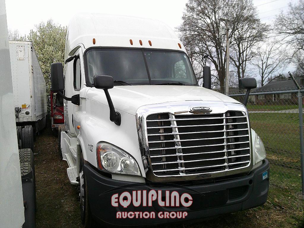 2016 FREIGHTLINER CASCADIA SLEEPER TRUCK