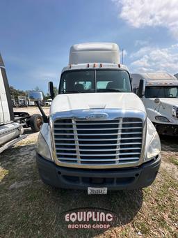 2011 FREIGHTLINER CASCADIA  DAY CAB