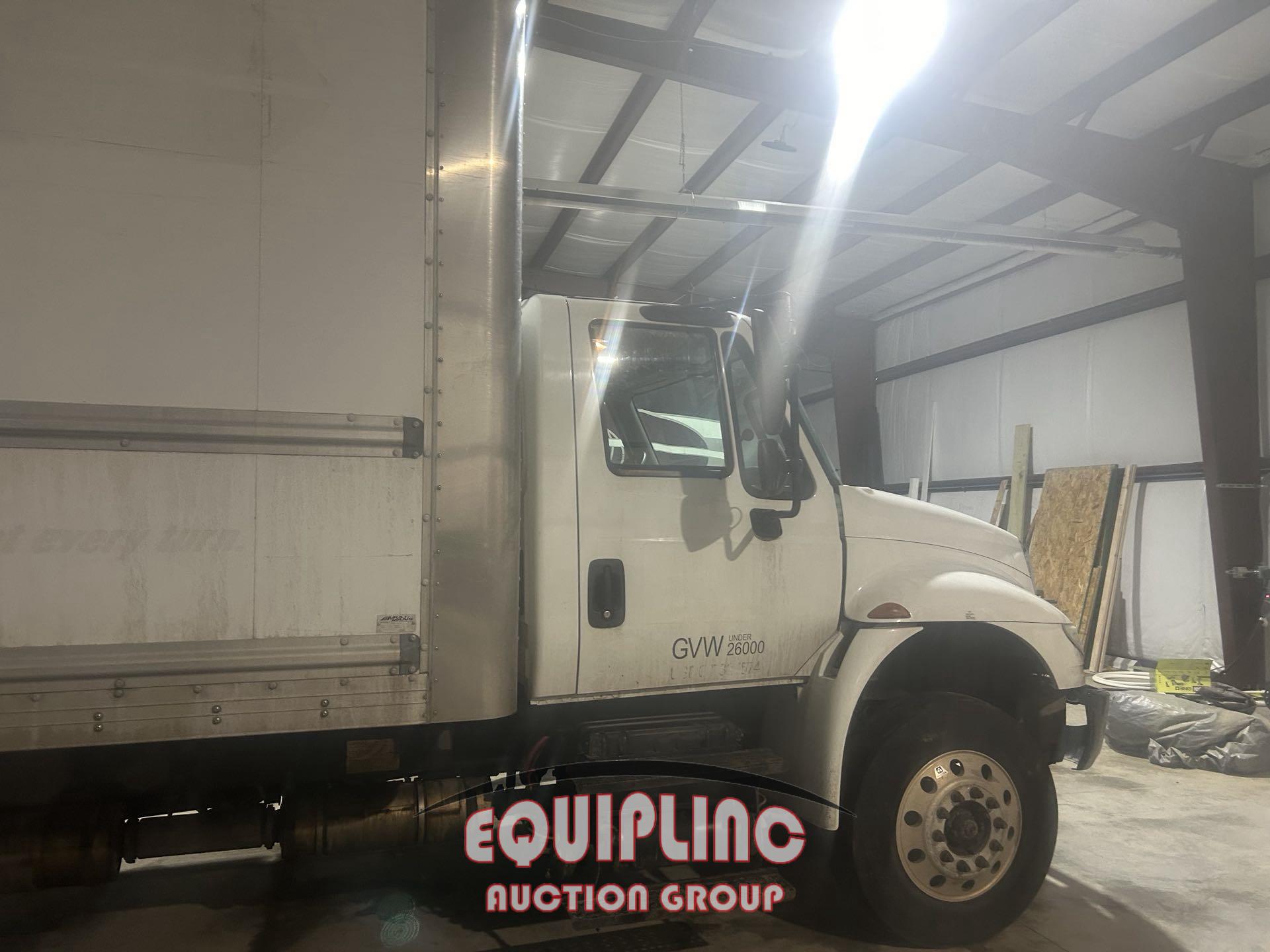 2015 INTERNATIONAL 4300 26 FT NON CDL BOX TRUCK