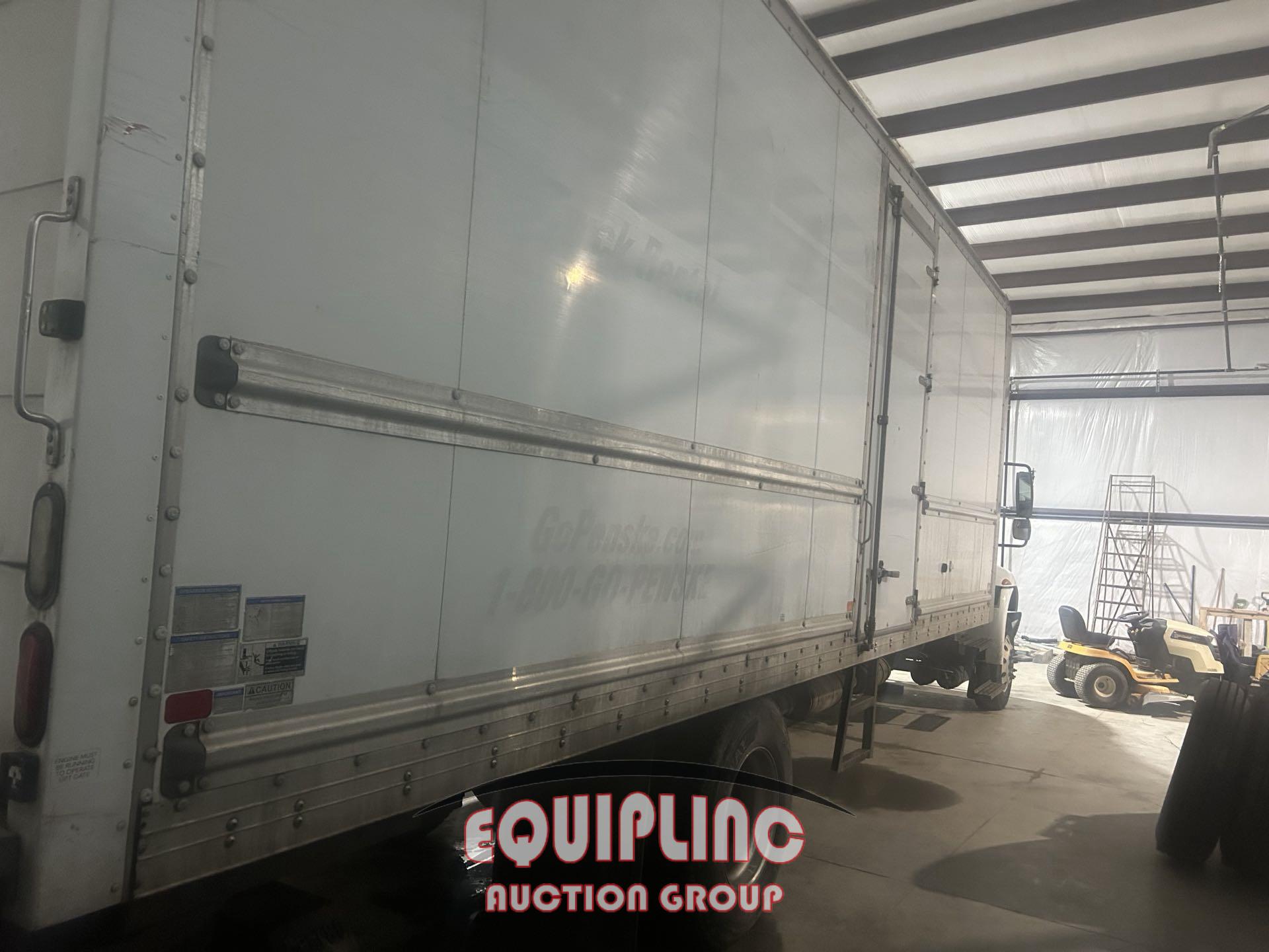 2015 INTERNATIONAL 4300 26 FT NON CDL BOX TRUCK