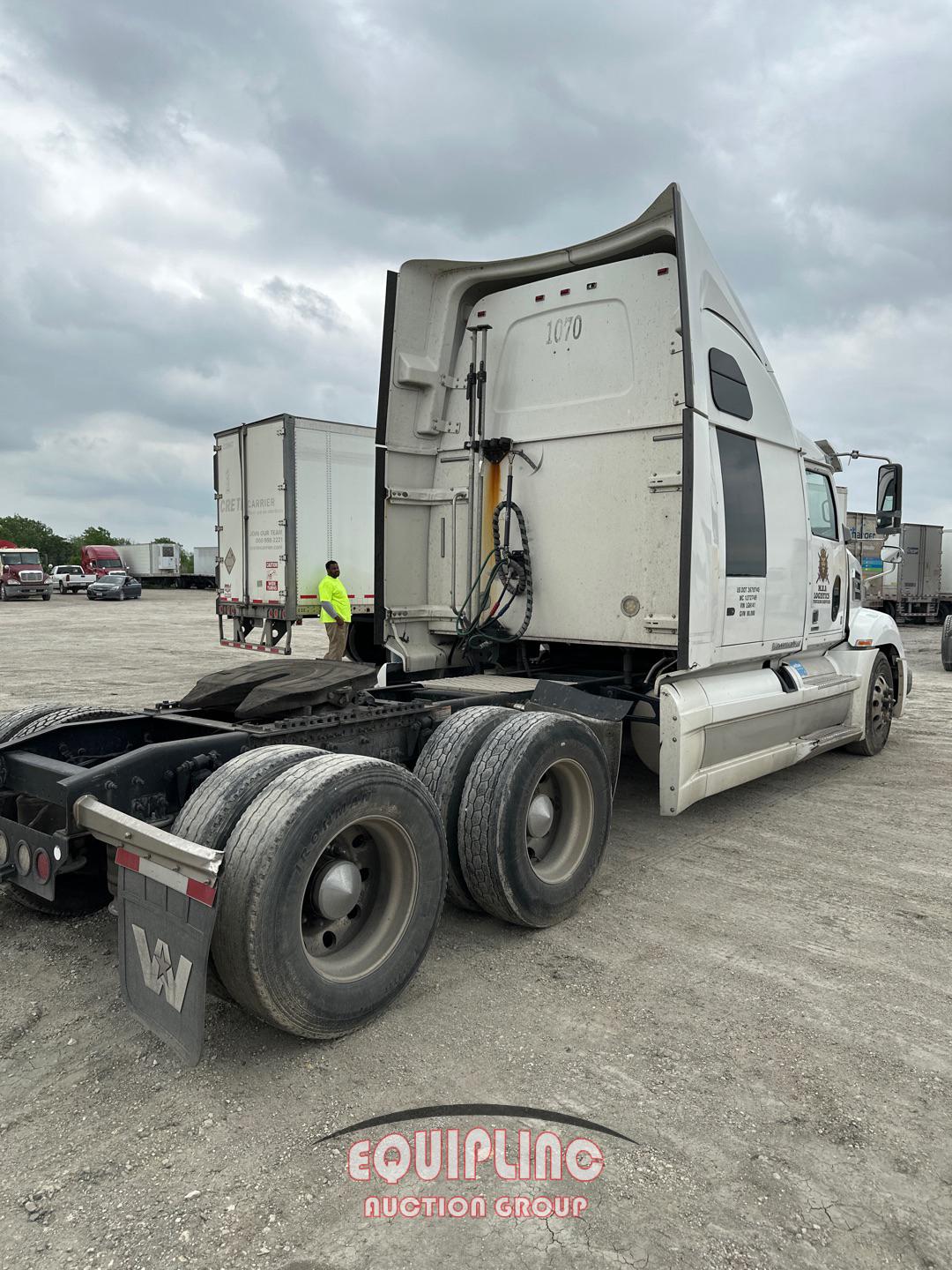 2020 WESTERN STAR 5700 SLEEPER TRUCK