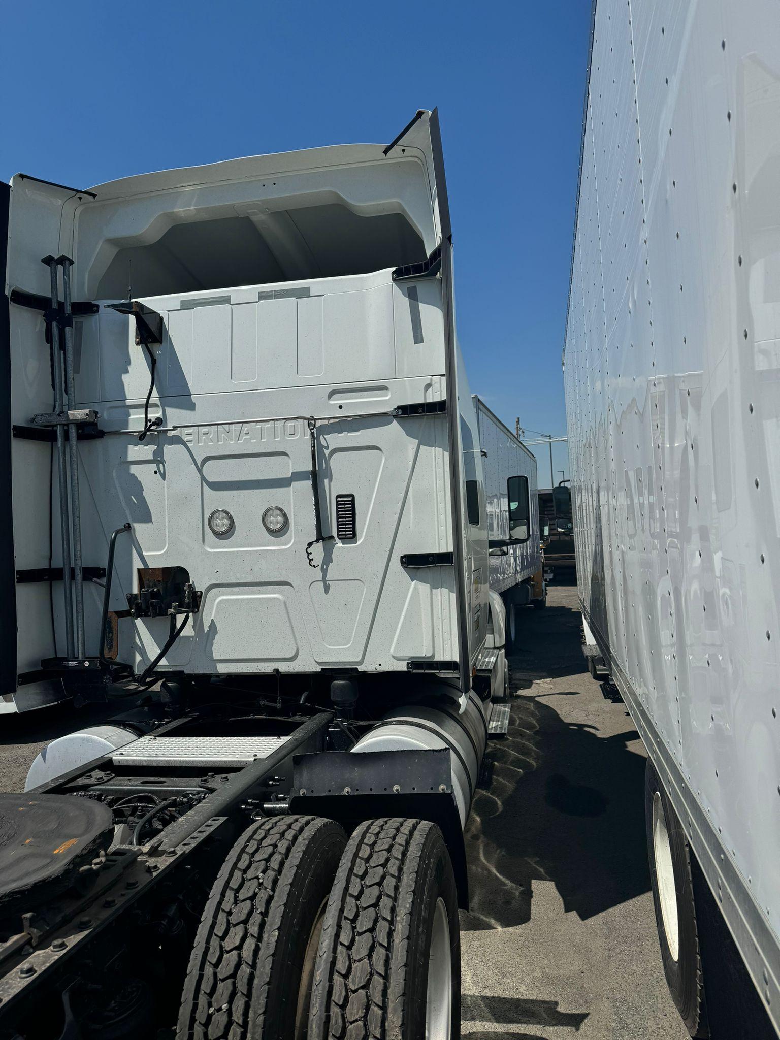 2018 International LT65 SLEEPER TRUCK