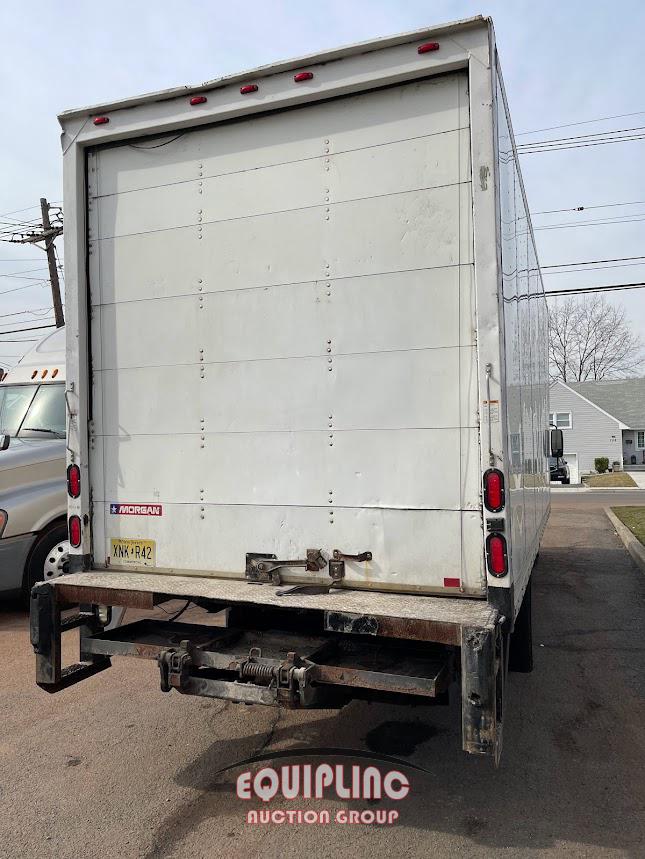 2015 ISUZU NPR BOX TRUCK WITH ROLL UP DOOR /LIFT GATE