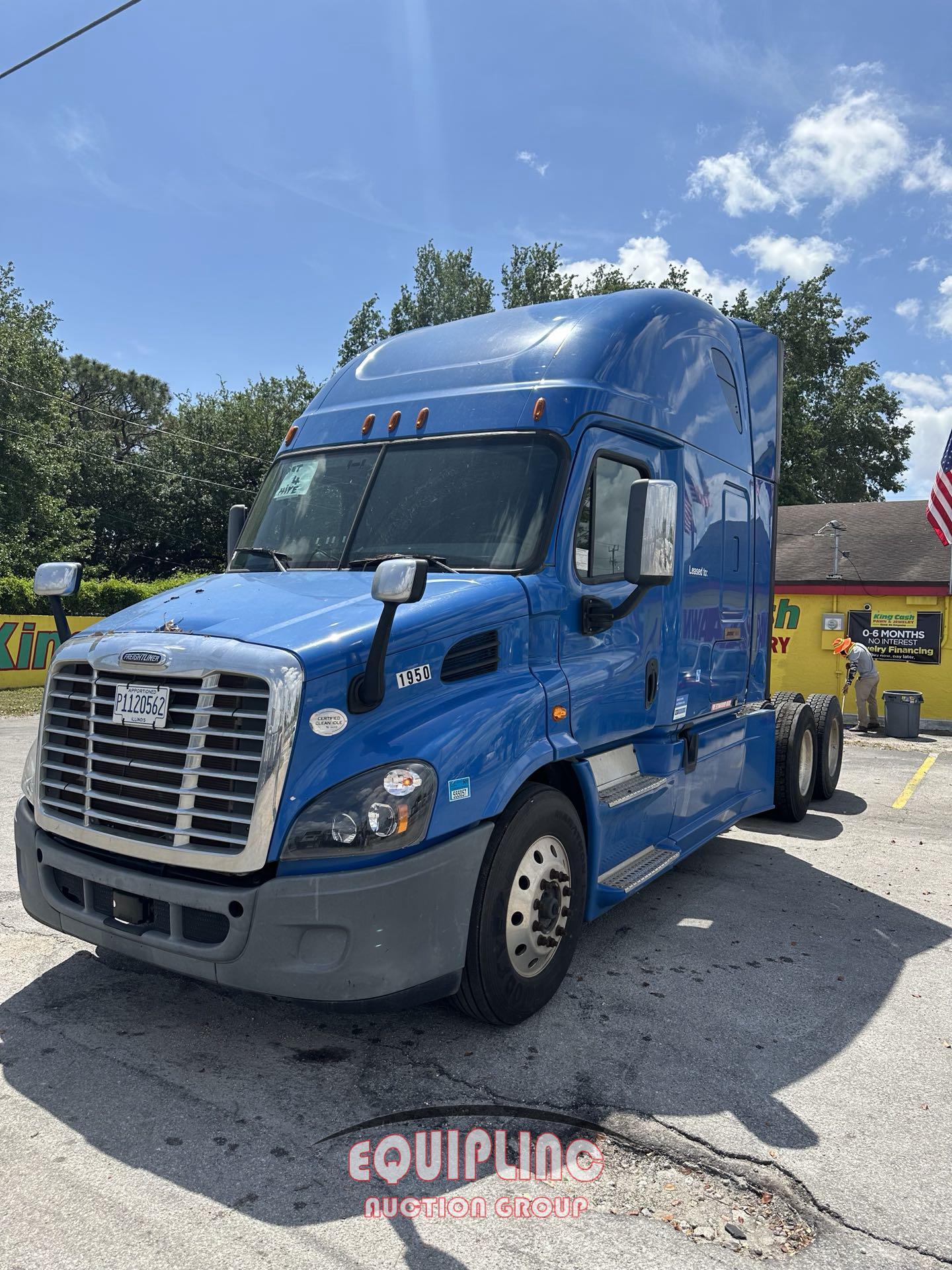 2016 FREIGHLTINER CASCADIA TANDEM AXLE SLEEPER