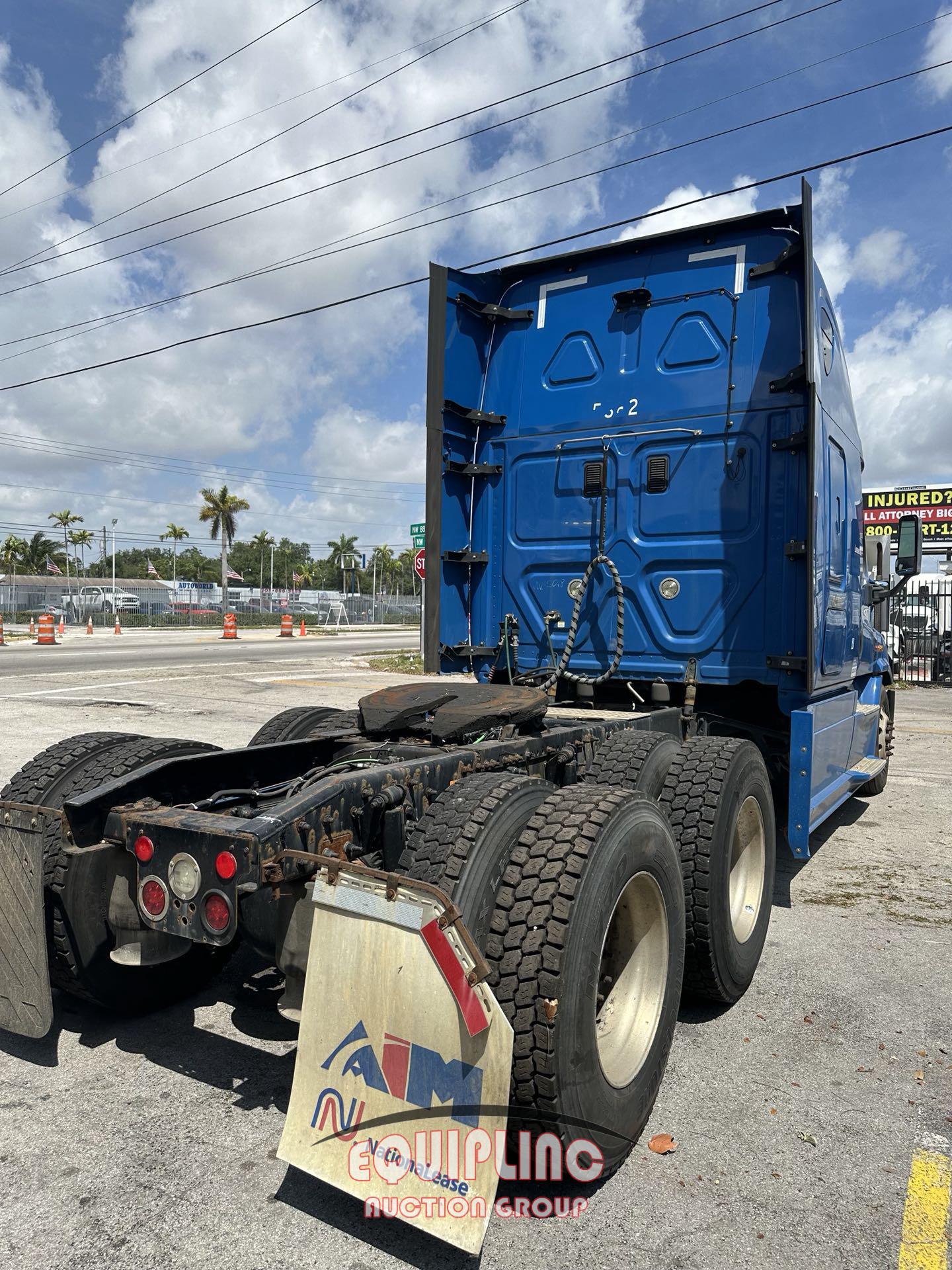 2016 FREIGHLTINER CASCADIA TANDEM AXLE SLEEPER