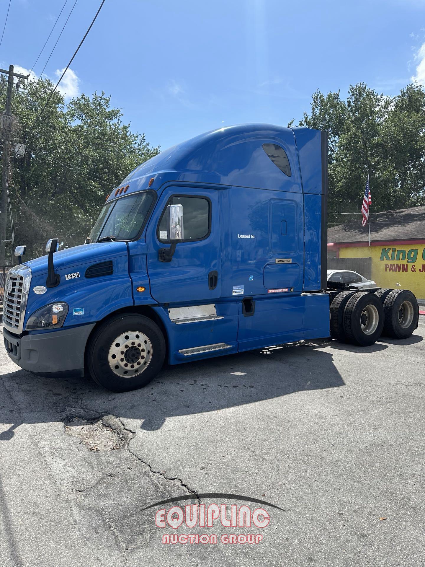 2016 FREIGHLTINER CASCADIA TANDEM AXLE SLEEPER