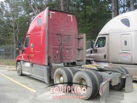 2017 FREIGHTLINER PX125064S TANDEM AXLE SLEEPER