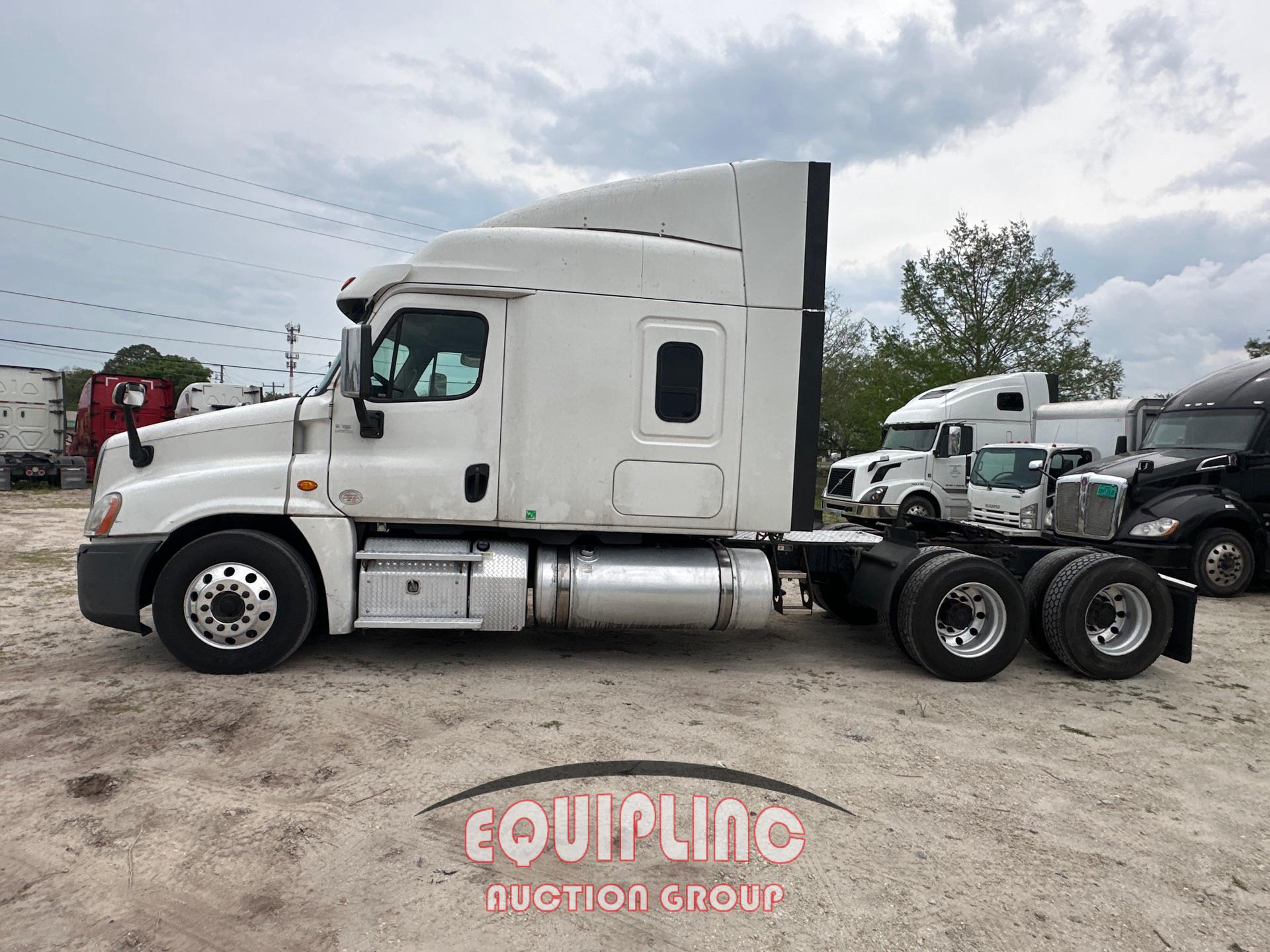 2018 FREIGHTLINER CASCADIA SLEEPER