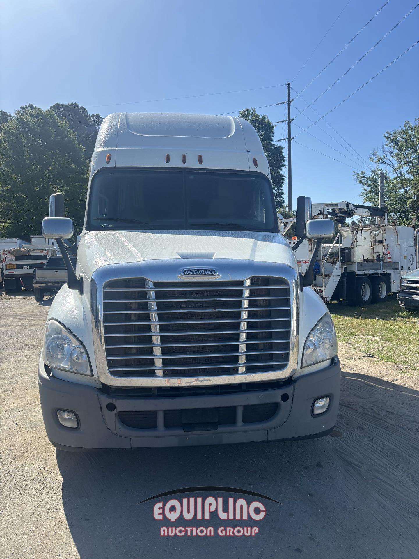 2018 FREIGHTLINER CASCADIA TANDEM AXLE SLEEPER