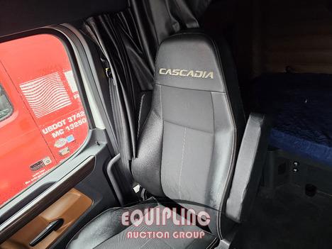 2018 FREIGHTLINER PT126SLP TANDEM AXLE SLEEPER