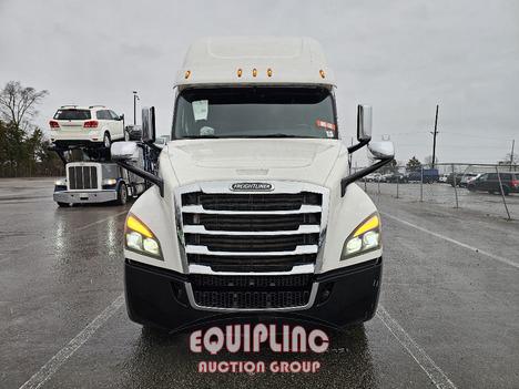 2018 FREIGHTLINER PT126SLP TANDEM AXLE SLEEPER