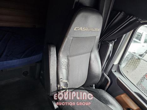 2018 FREIGHTLINER PT126SLP TANDEM AXLE SLEEPER
