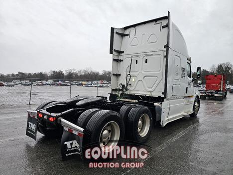 2018 FREIGHTLINER PT126SLP TANDEM AXLE SLEEPER