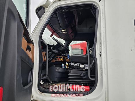 2018 FREIGHTLINER PT126SLP TANDEM AXLE SLEEPER