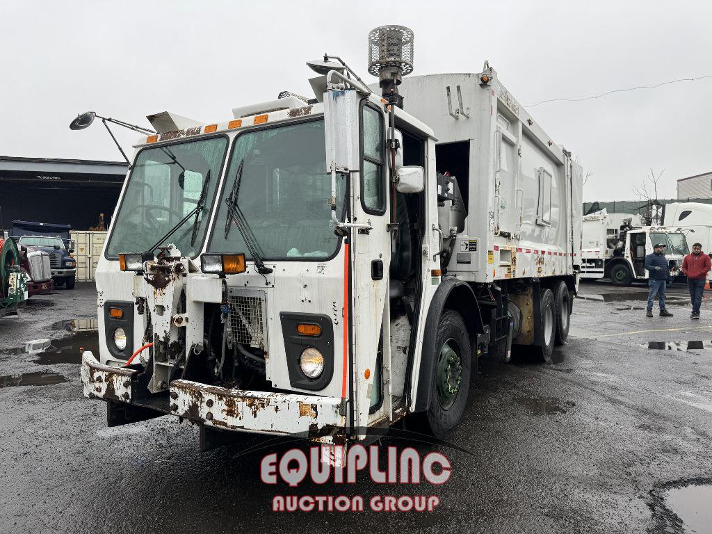 2012 Mack LEU613 REFUSE TRUCK