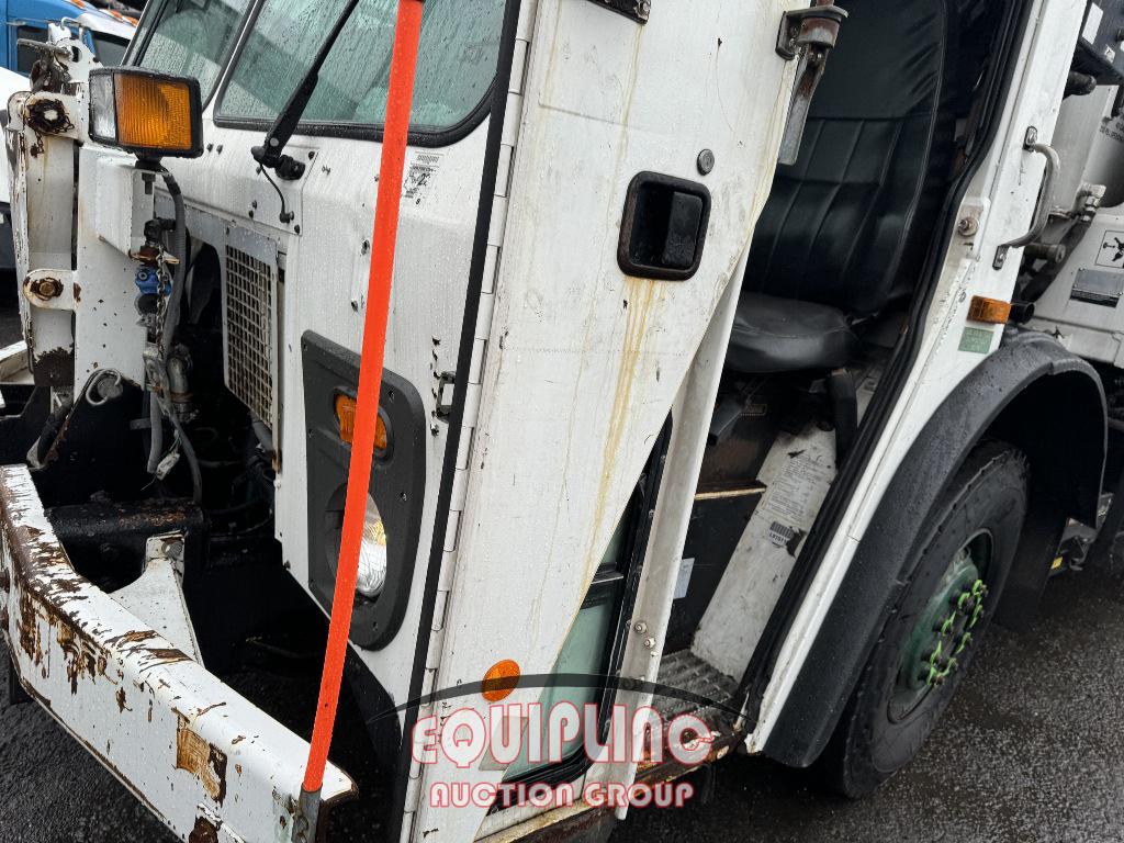 2012 Mack LEU613 REFUSE TRUCK