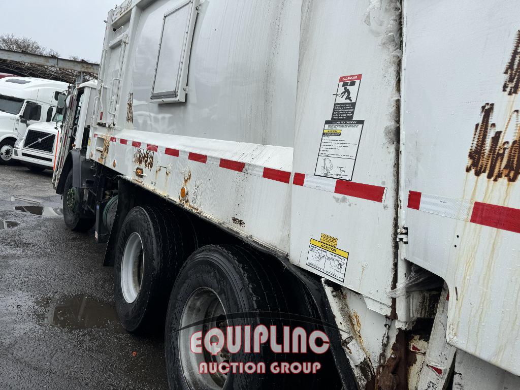 2012 Mack LEU613 REFUSE TRUCK