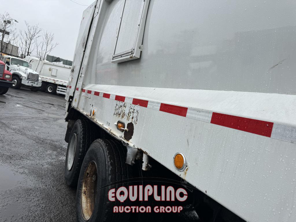 2012 Mack LEU613 REFUSE TRUCK