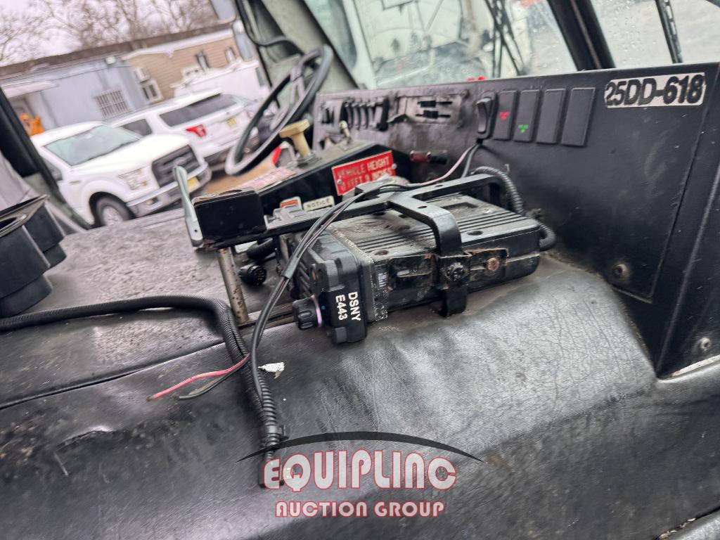 2012 Mack LEU613 REFUSE TRUCK