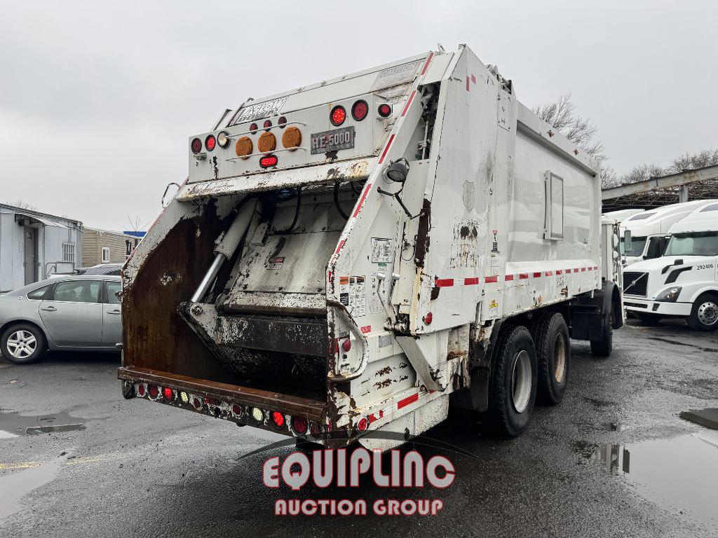 2012 Mack LEU613 REFUSE TRUCK